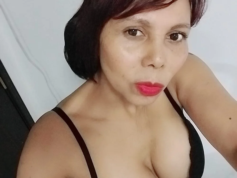 Sarita-R7218's Offline Chat Room