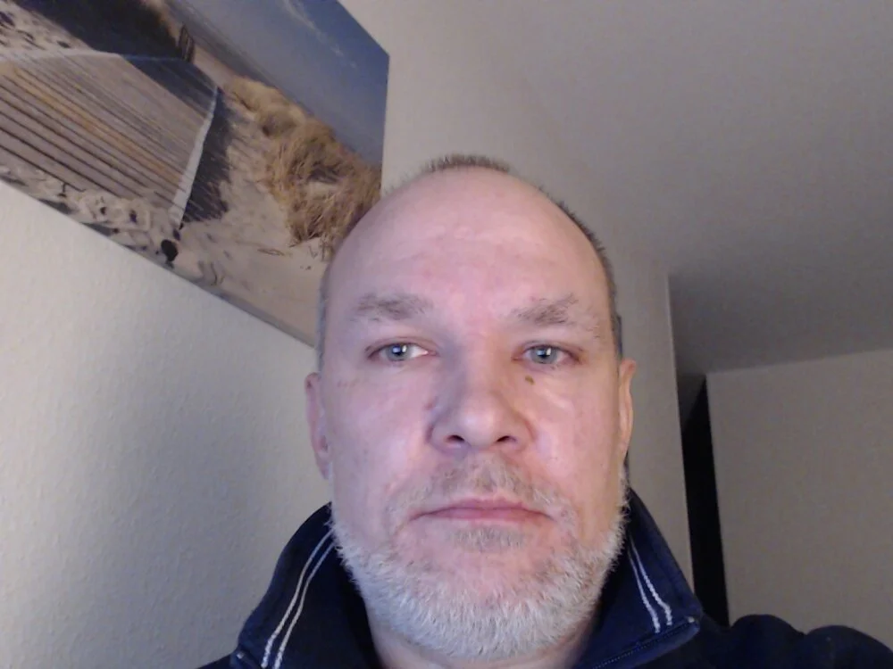 Foraneo2424 Offline XXX Chat