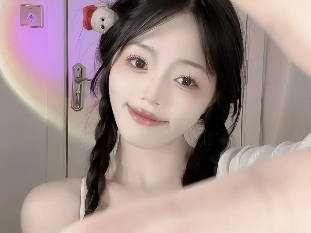 queen-001's Offline XXX Chat