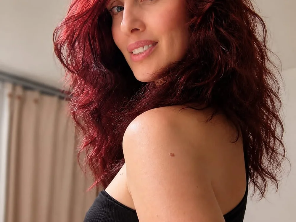 IberianMoonMK's Live XXX Chat