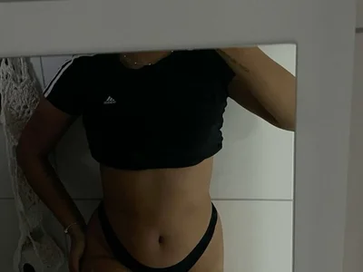 mikaelly25