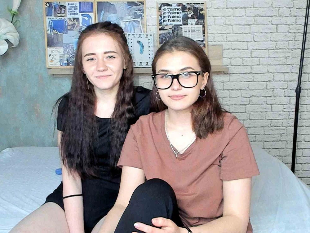 EvaNancy's Offline Chat Room