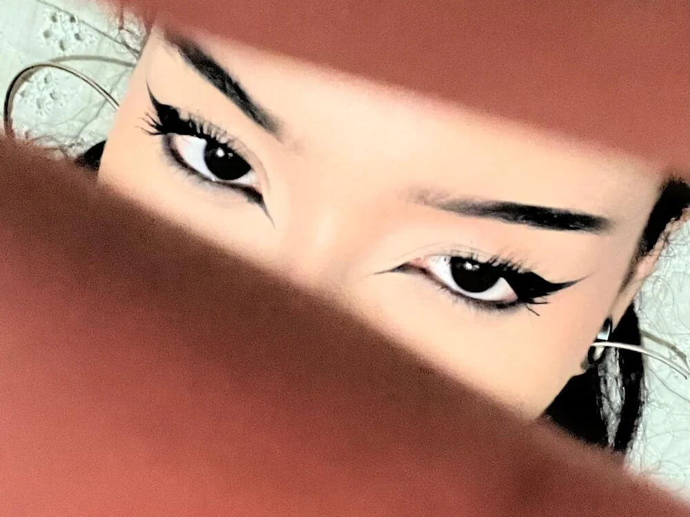 Mia_Amaranth's Offline XXX Chat