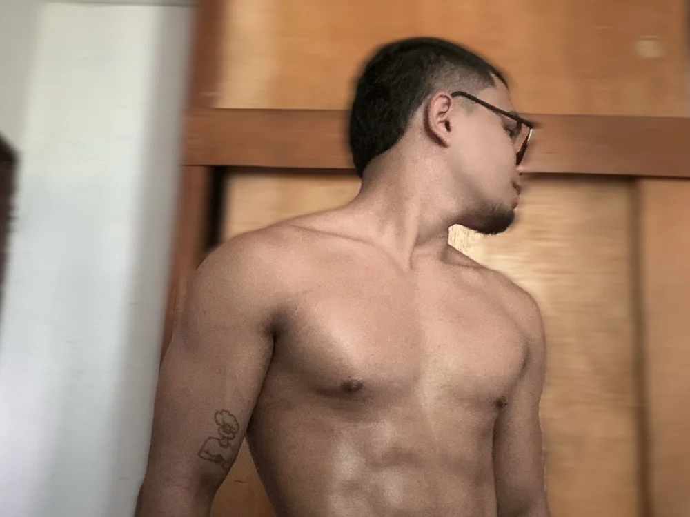 Lahiam_brown Offline XXX-chat