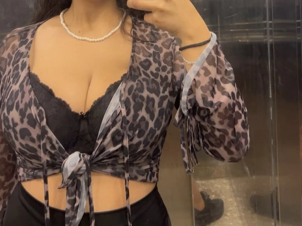 دردشة HoneyAspenya الجنسية دون اتصال