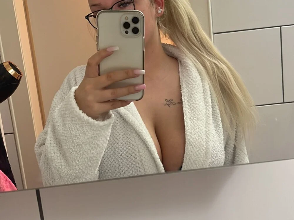 Offline XXX chat modela Fire_Lisa