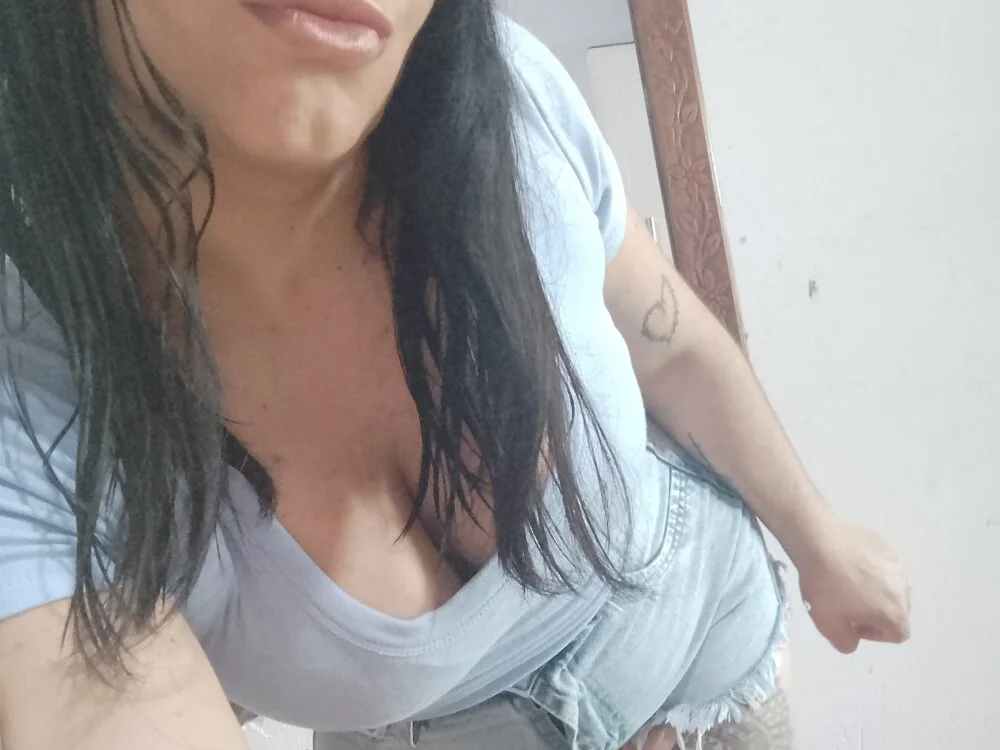 Jjulieta's Offline XXX Chat