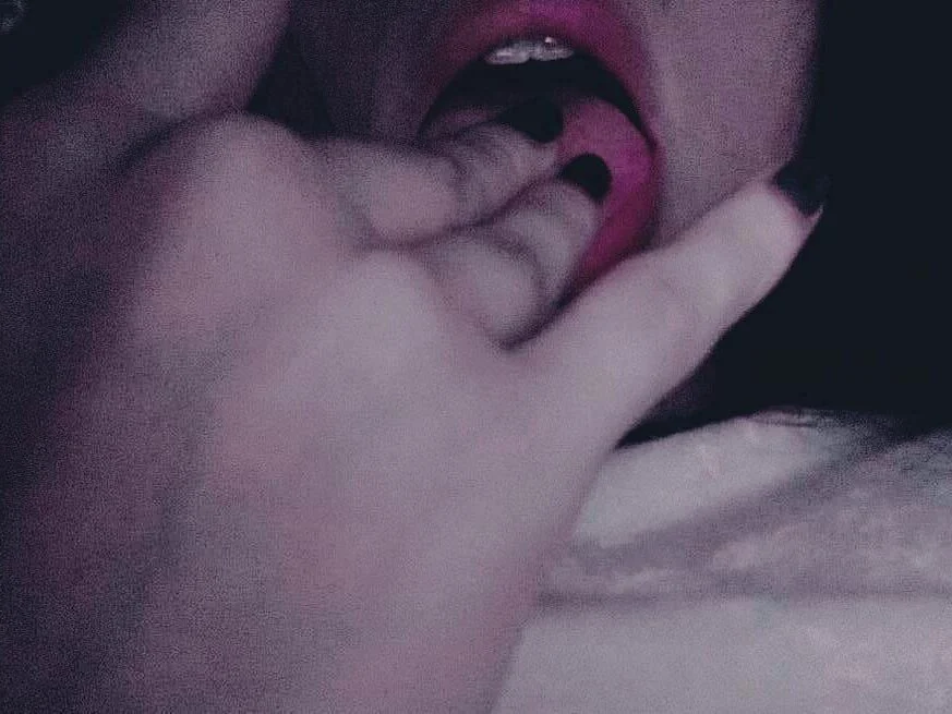 Guarnerstyle Adlı Modelin Çevrimdışı XXX Sohbeti