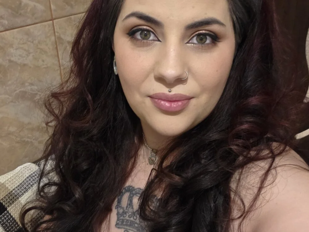 CurvyErika's Offline XXX Chat