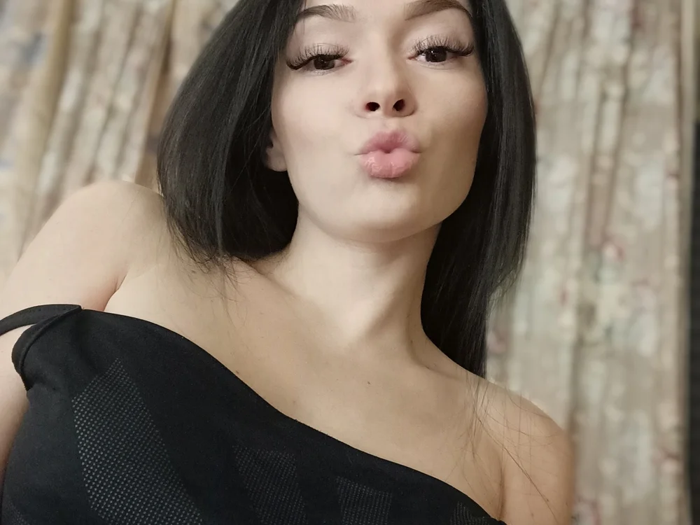 lenahot2020's Offline XXX Chat