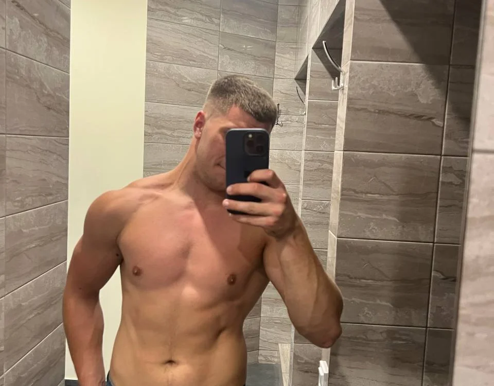 MusclePhantomn Offline XXX chat