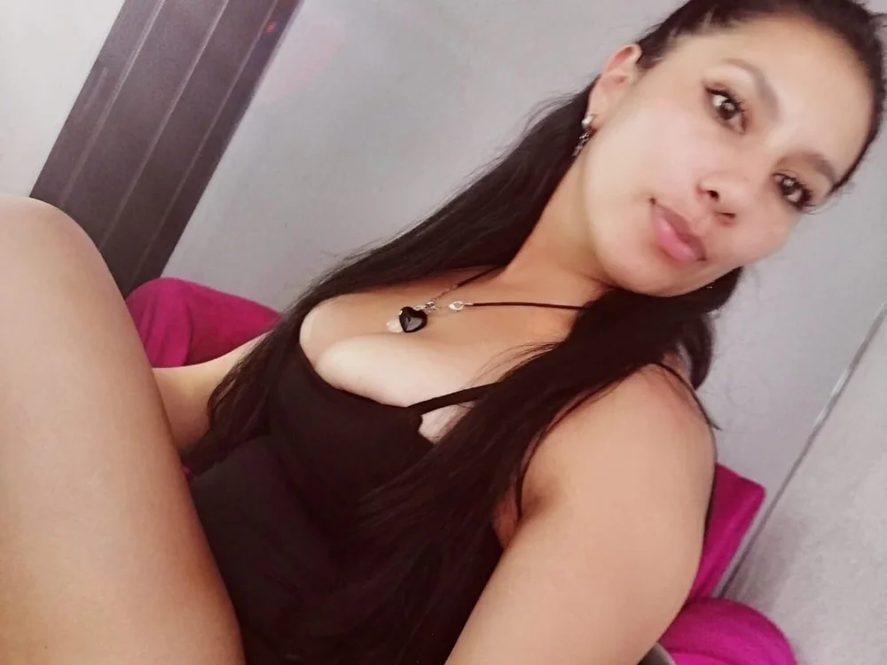 LyllyVega offline chatrum