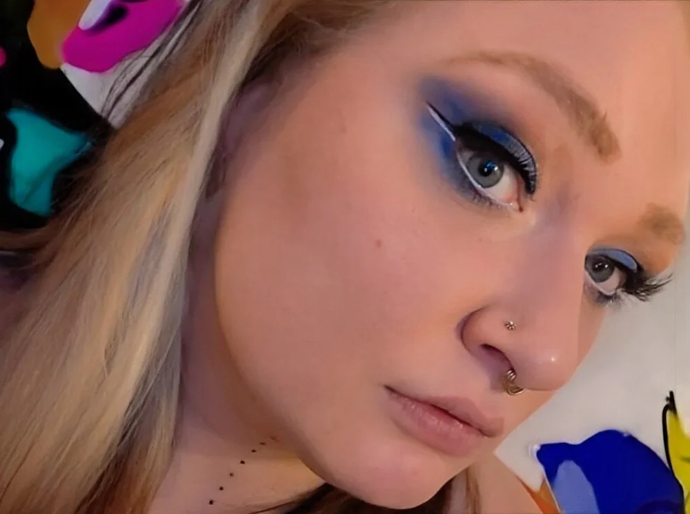 Julia_Curvydream offline chatrum