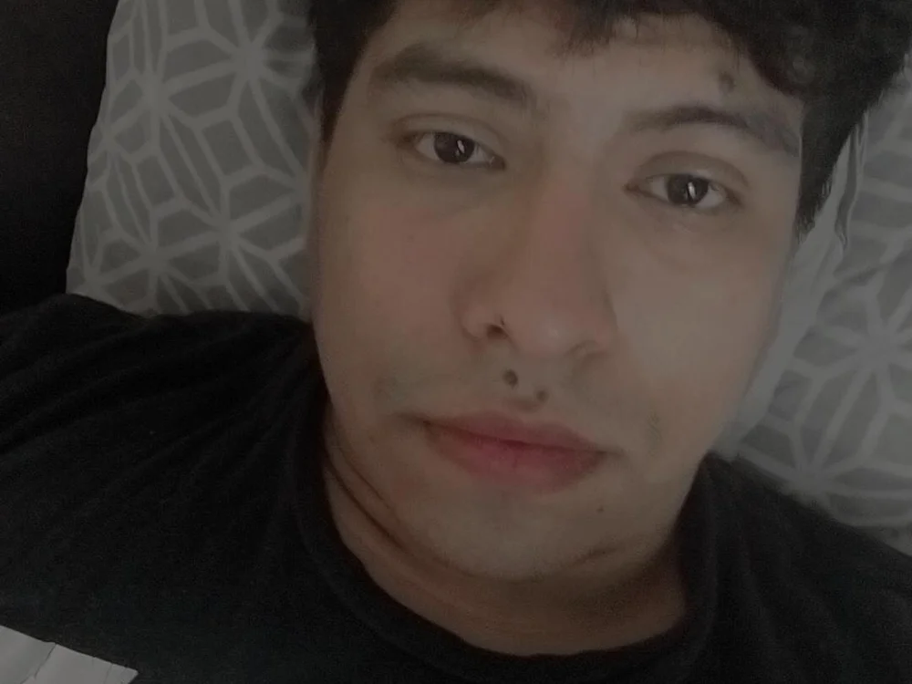 Alfredohot116 অফলাইন XXX চ্যাট