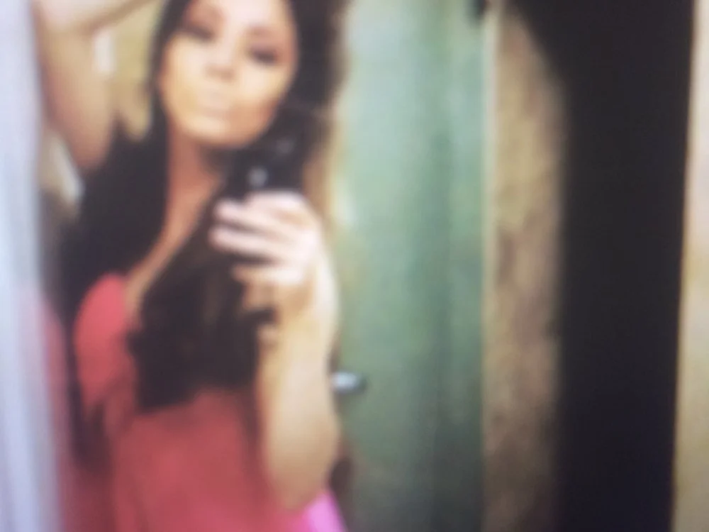 balenciamontes' Offline XXX Chat