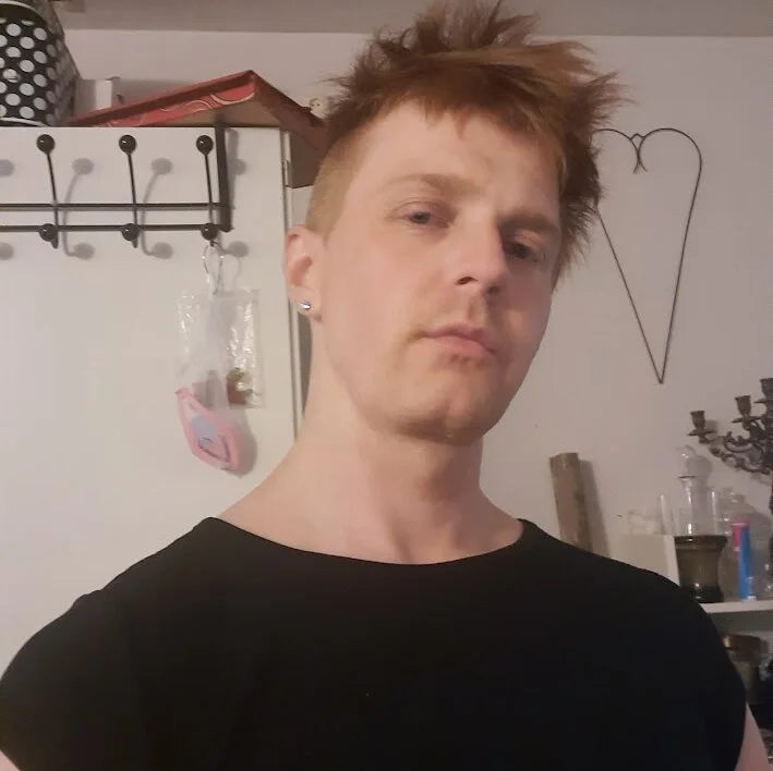 SWEBOY666 Offline XXX Chat