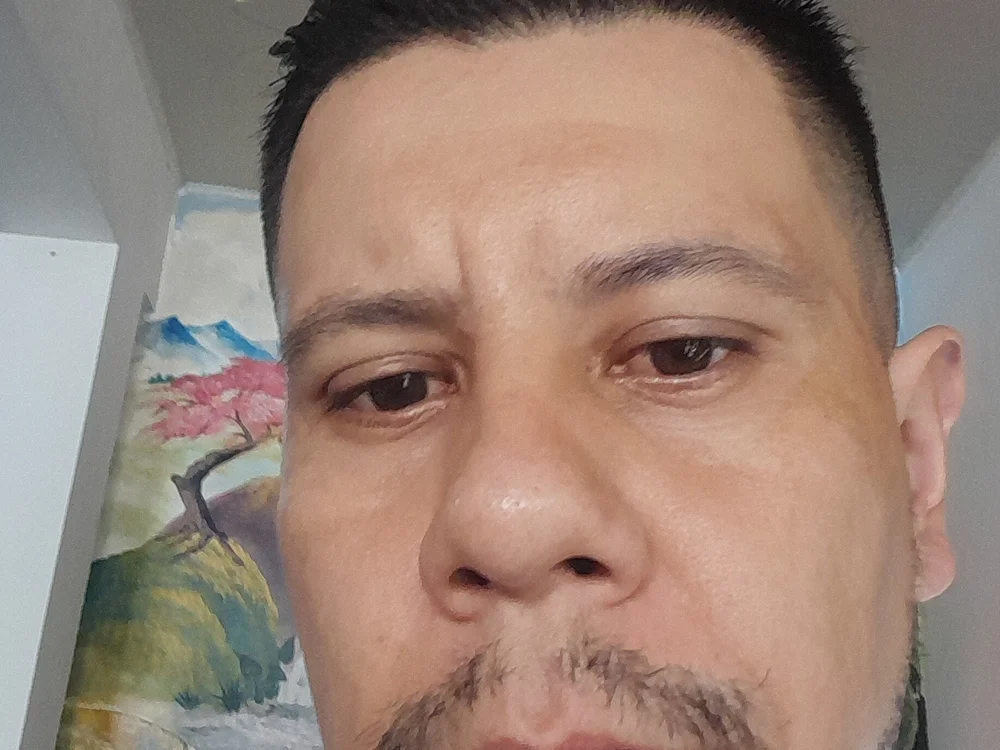 armando1114's Offline Chat Room