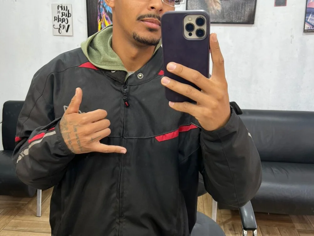 Silva044444's Offline XXX Chat