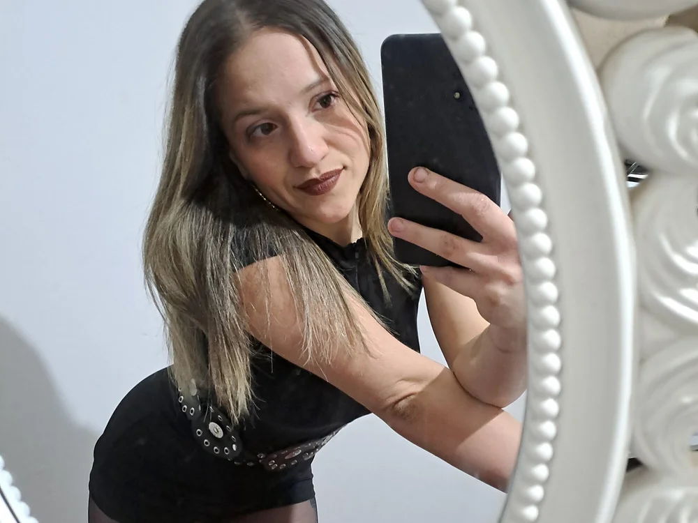 solabi1311's Offline XXX Chat