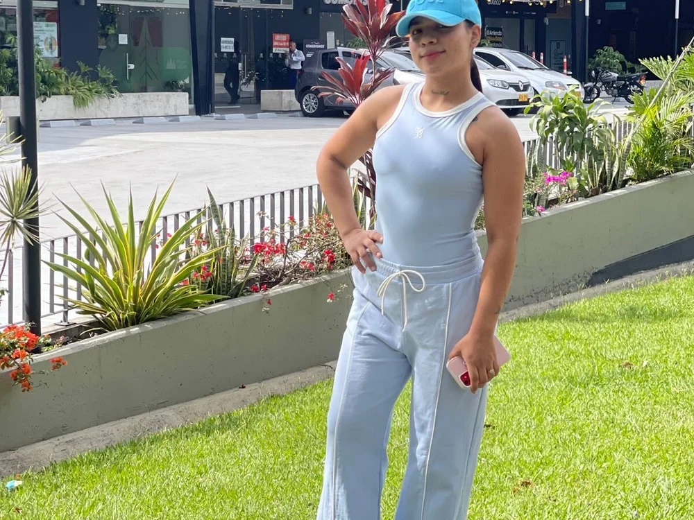 غرفة دردشة madelein_fosterr دون اتصال