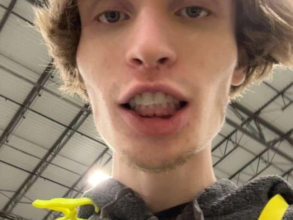 Gggggggxdvhh: офлайн-секс-чат