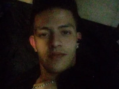 Wueritorocha19 Male Mobile Striptease Cam