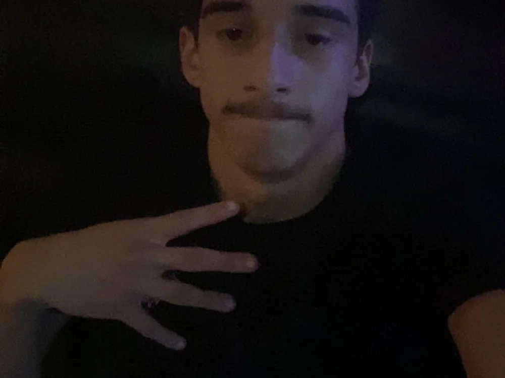 jd211gg's Offline Chat Room