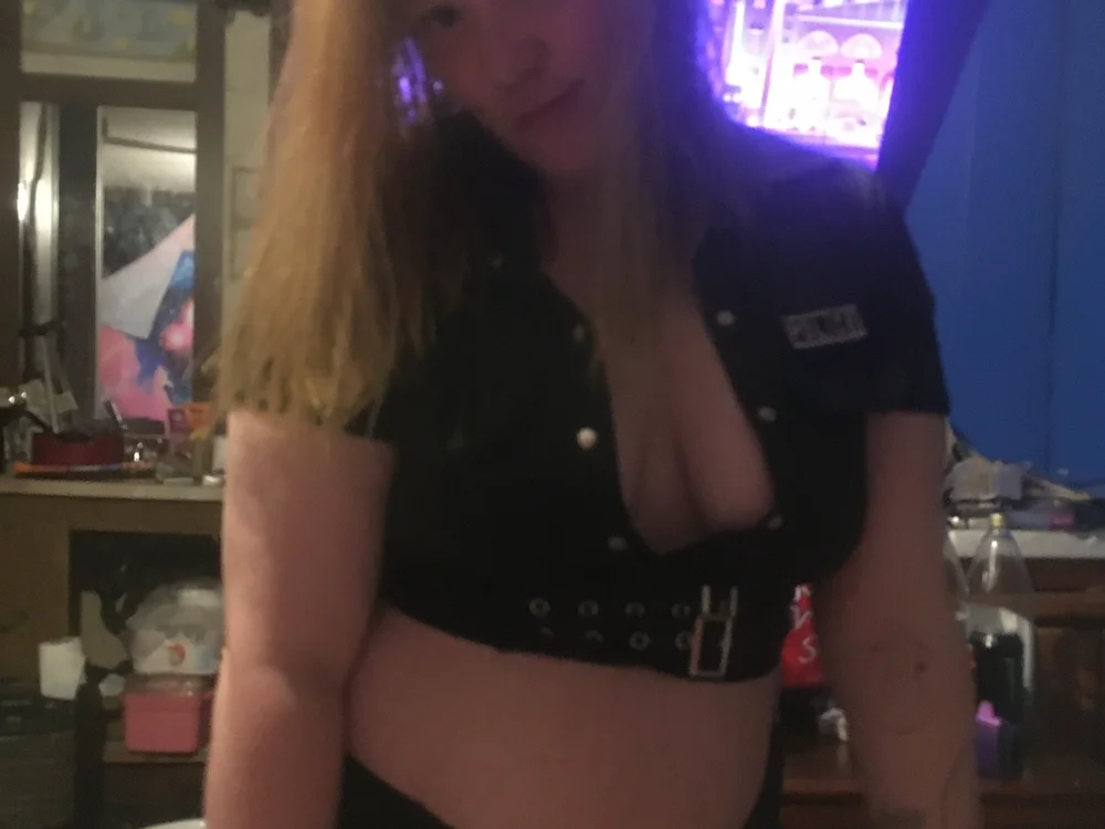 lexabarnett's Offline Chat Room