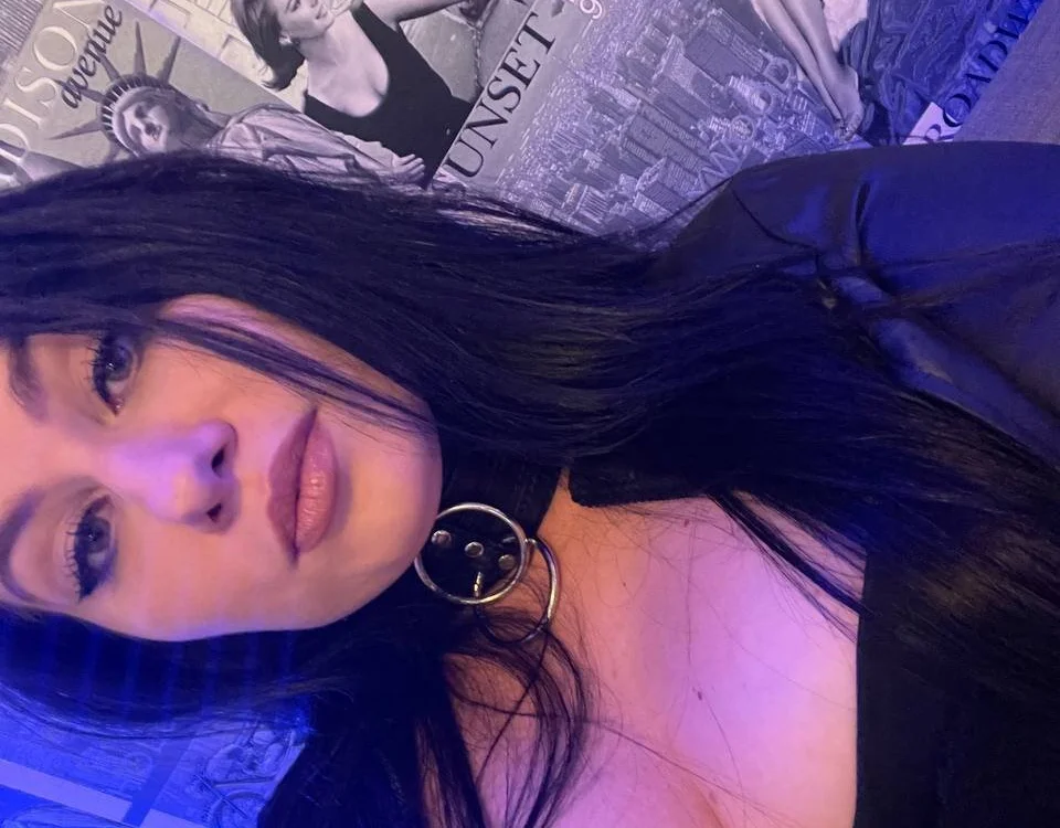 Offline XXX chat _CurvyVanilla_