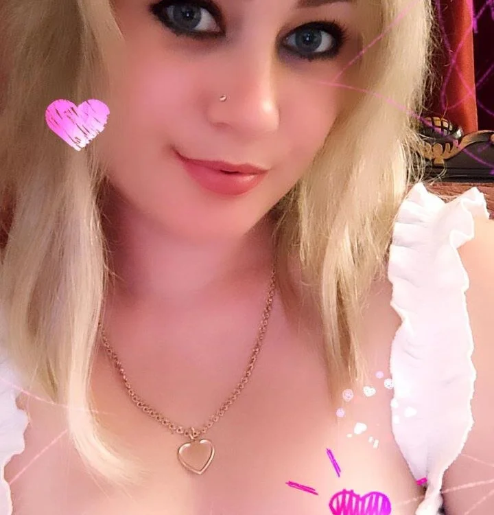 _VirginSweety_'s Offline Chat Room