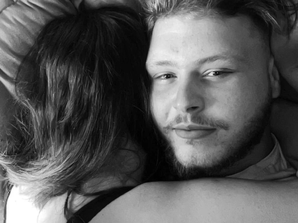 laycon396n Offline XXX chat