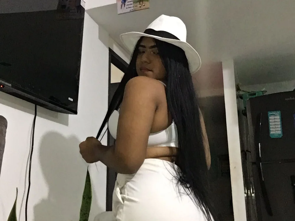 yessy_hot's Offline XXX Chat