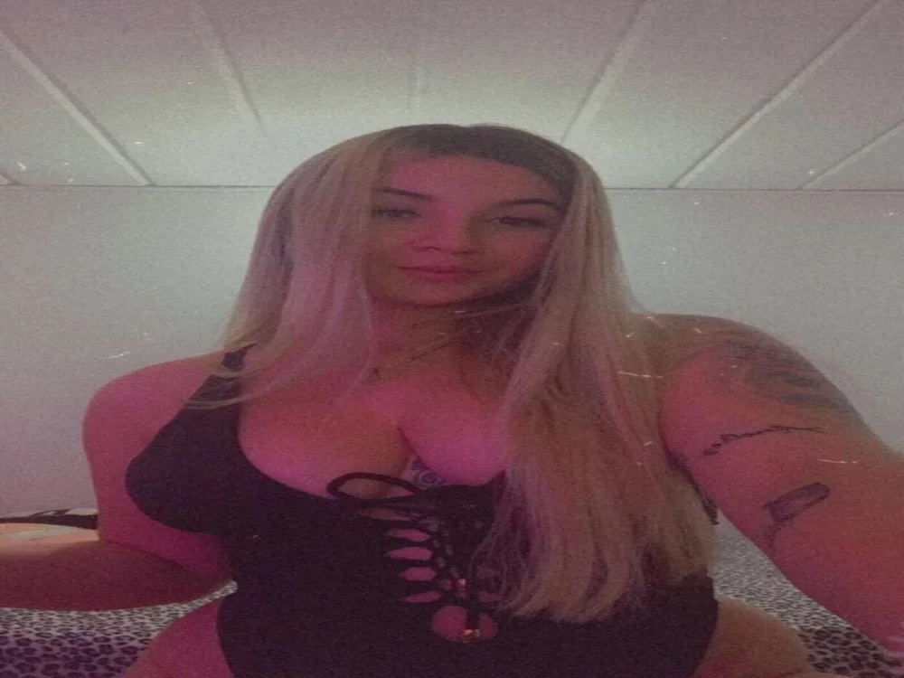 chloe--monroe's Offline Chat Room