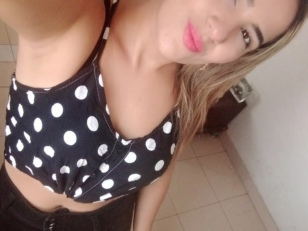 rubiii_rosse's Offline Chat Room