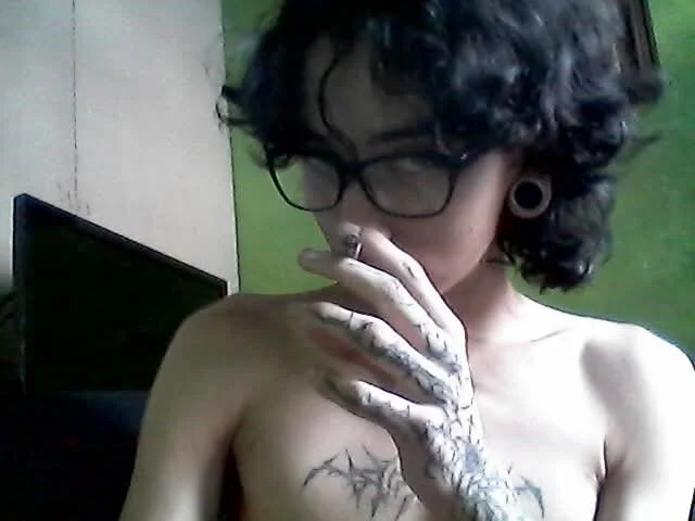 BadBby24's Offline XXX Chat