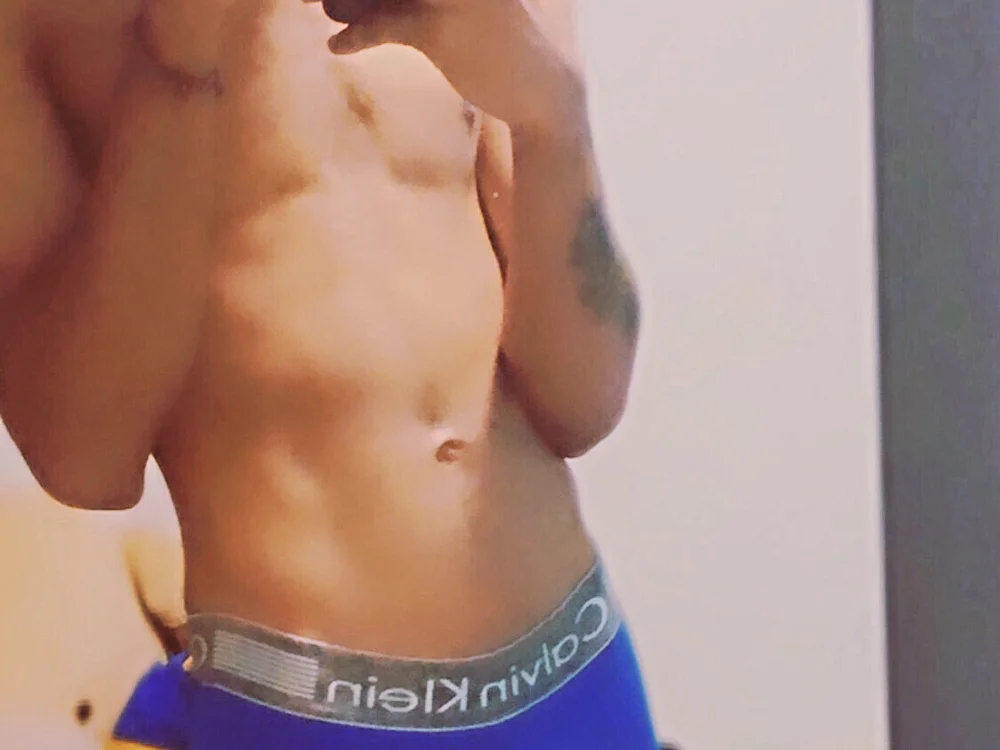 Hotmodel_01's Offline XXX Chat