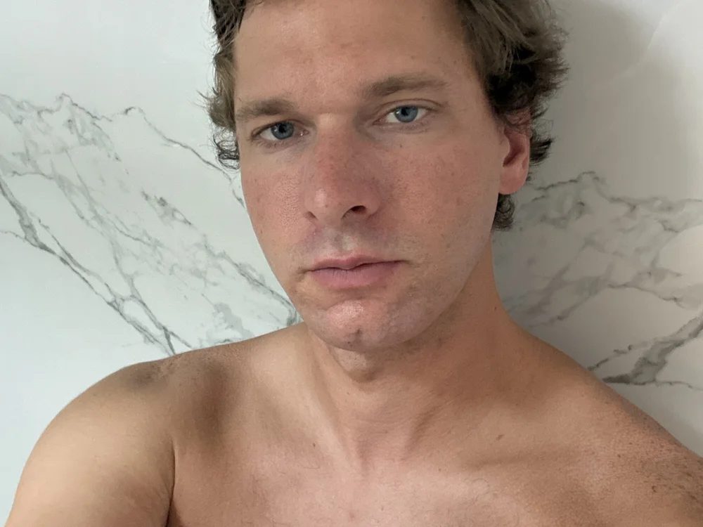 Tommy_Stretch's Offline Chat Room