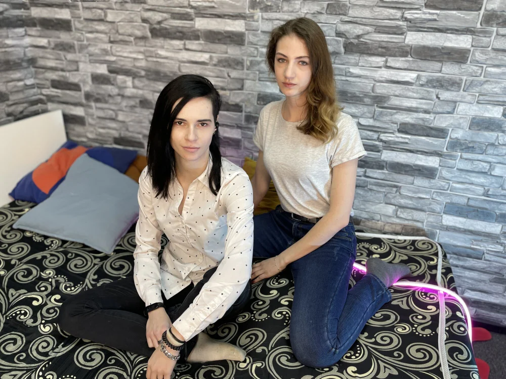 FiestaIrena's Offline Chat Room