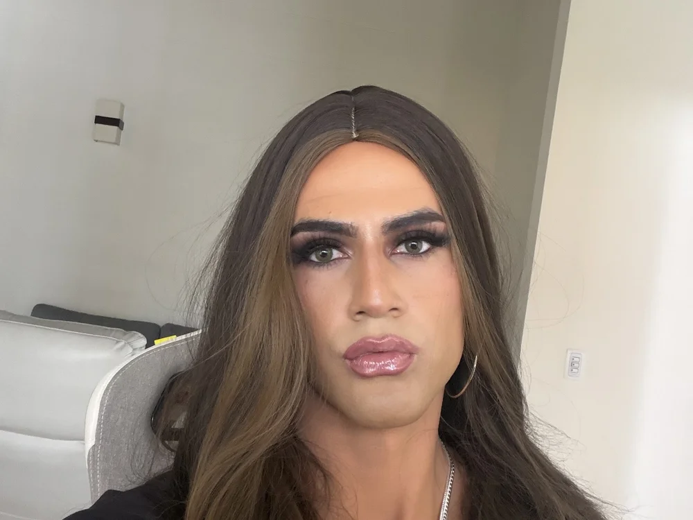 DanielaRossi Adlı Modelin Çevrimdışı Sohbet Odası