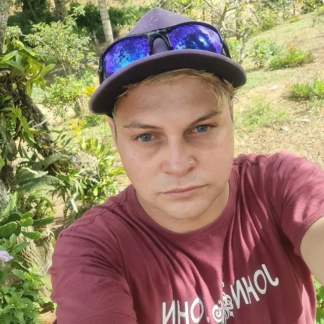 Jhojollll offline chatrum