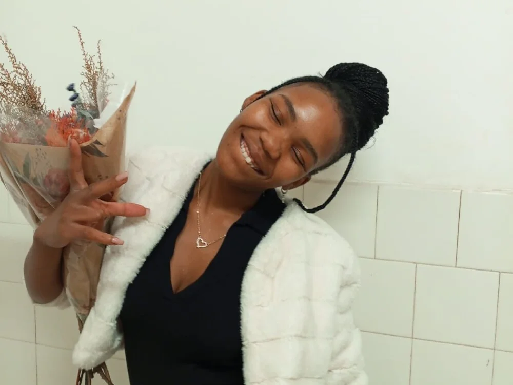 MinnieBee101 Chat XXX offline