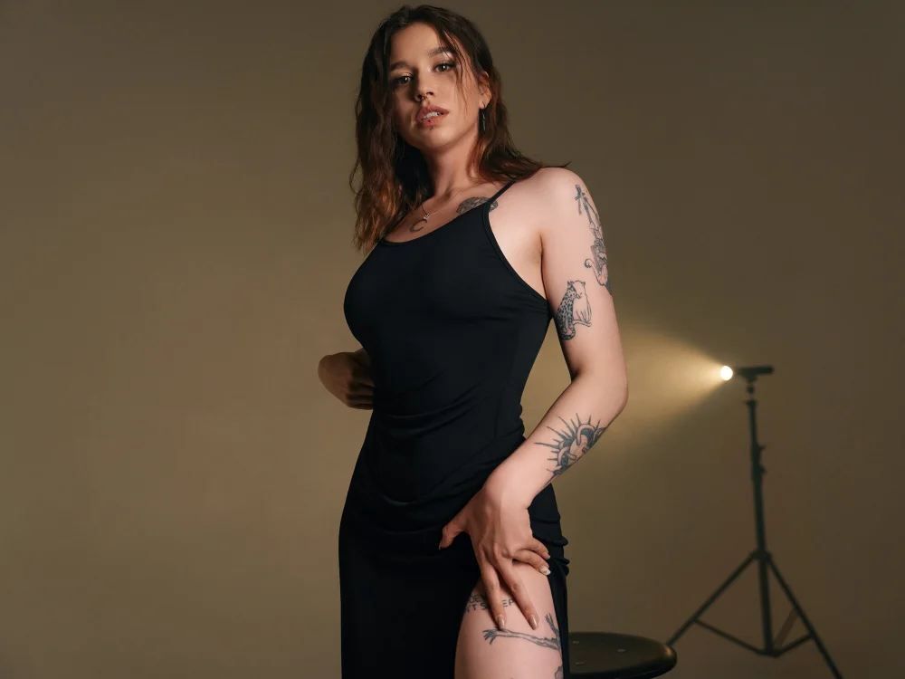 EmiliaBrown offline chatrum