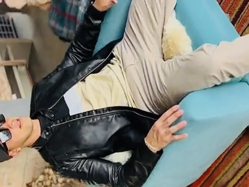 Pierry_tchunay's Offline XXX Chat