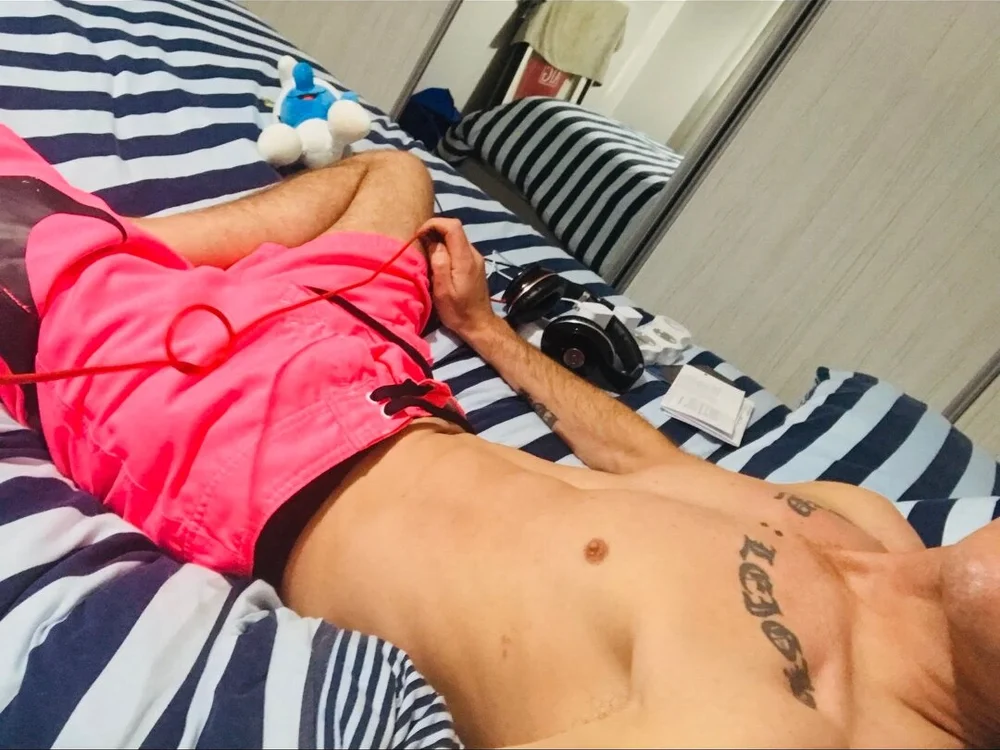 Brad9160 অফলাইন XXX চ্যাট
