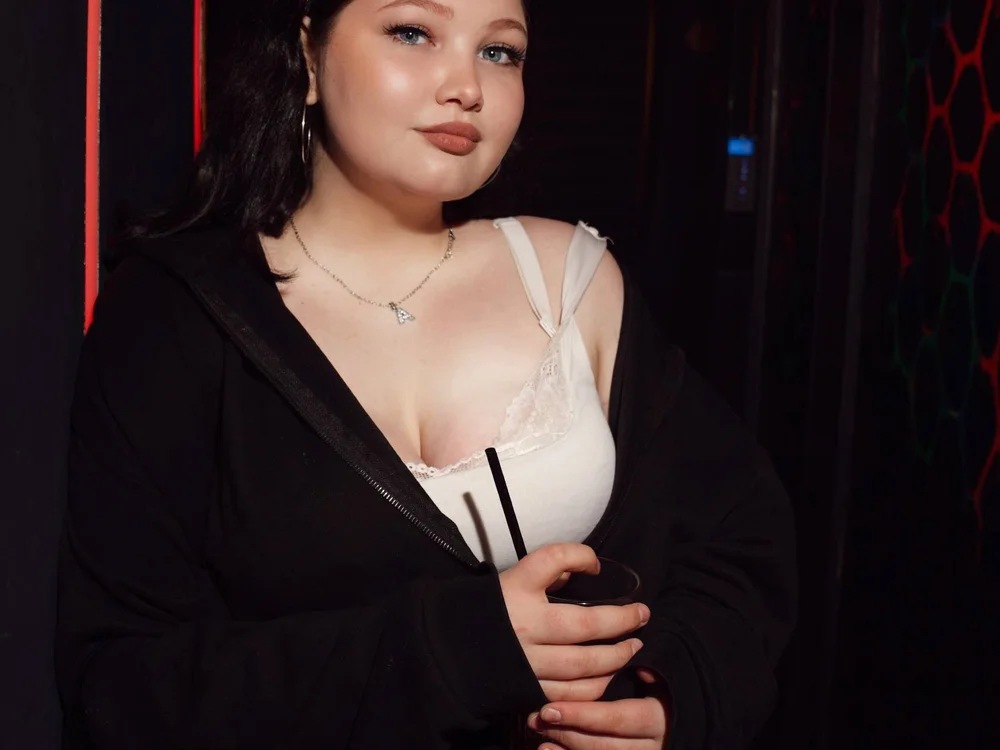 RosieHarpers Offline XXX Chat