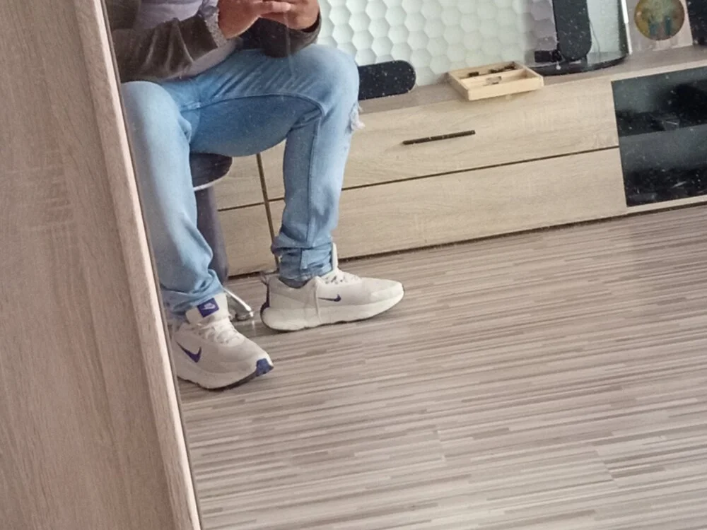 Attila98 Offline XXX Chat