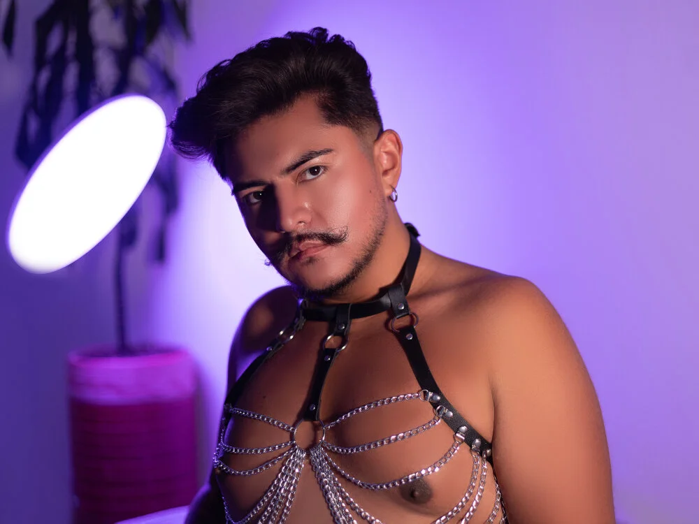 JhonnyRey27 offline XXX-chat