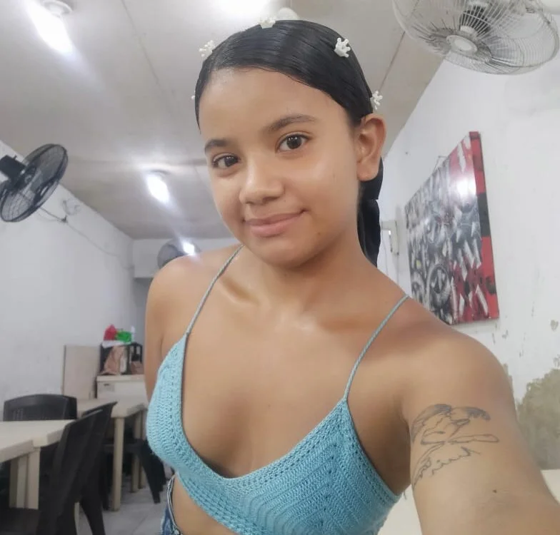 دردشة Angelica_Blue الجنسية دون اتصال