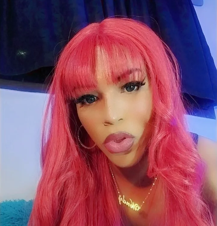 Zakura_hot1n Offline XXX chat