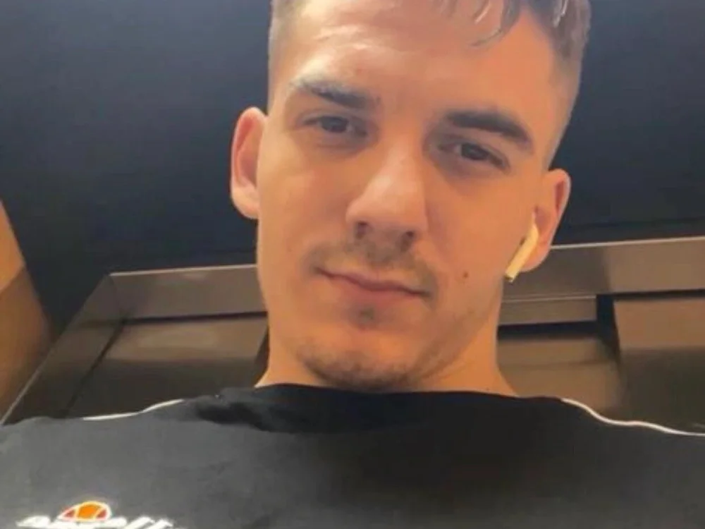 andresba666's Offline Chat Room